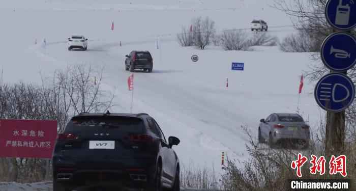  中国北疆寒地试车业复工 国内外车企抢抓“雪尾巴”